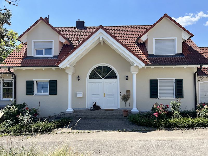 Neugestaltung der Fassade einer Villa